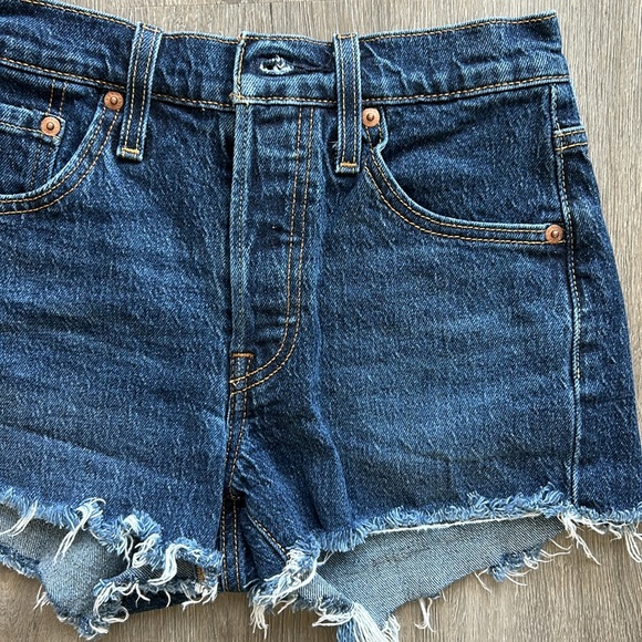 Levi's Women's 501 Original High Rise Jean Shorts - Dark Indigo - Picture 4 of 7